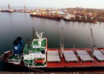 Російські атаки зупинили порти Великої Одеси: які наслідки чекають економіку України 