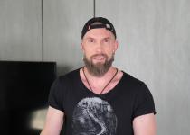 "Мені пощастило". Олексій Суровцев розкрив, скільки заробляє за один знімальний день
