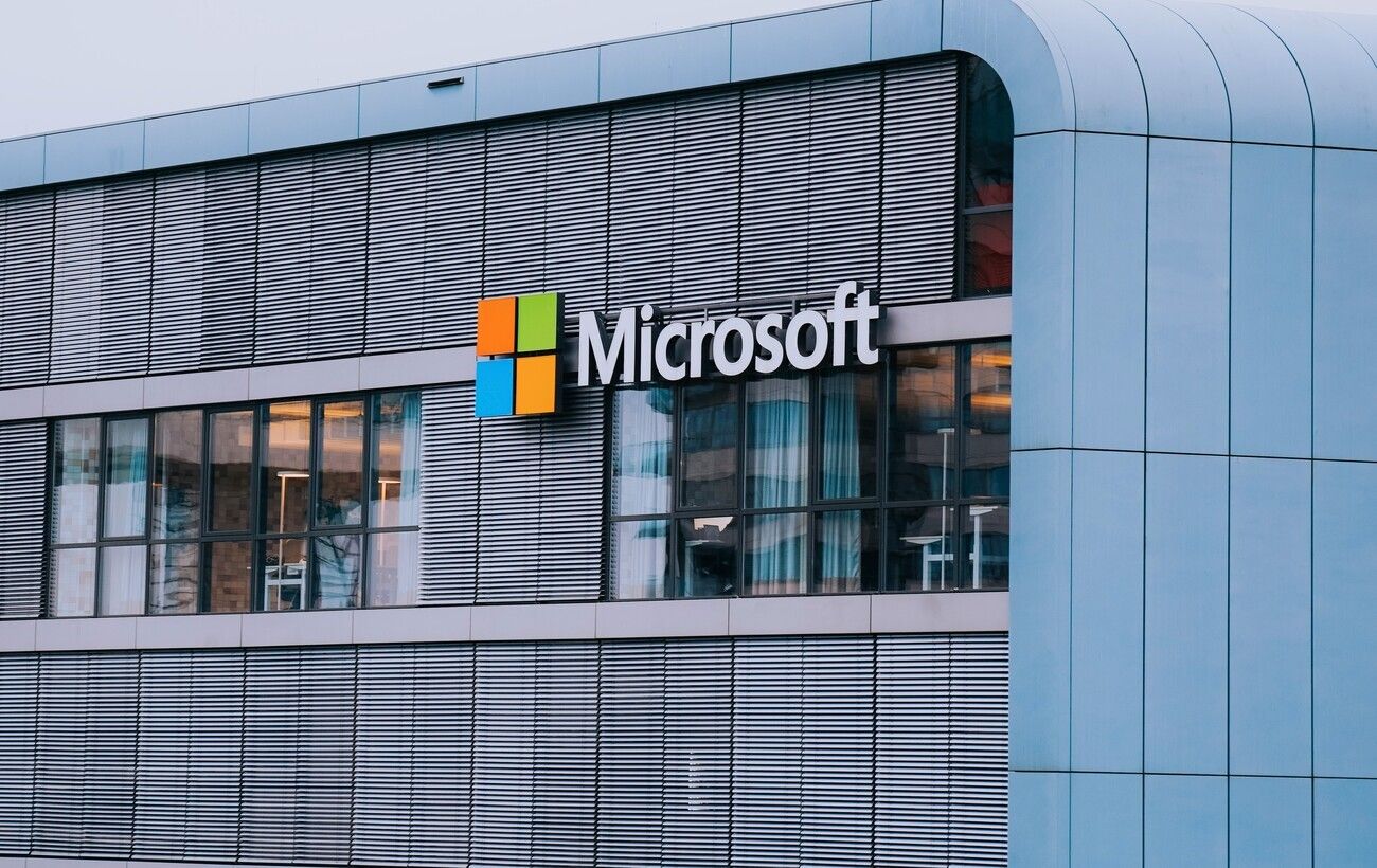 Microsoft закрила 400 вразливостей за серпень: 42 з них були критичними
