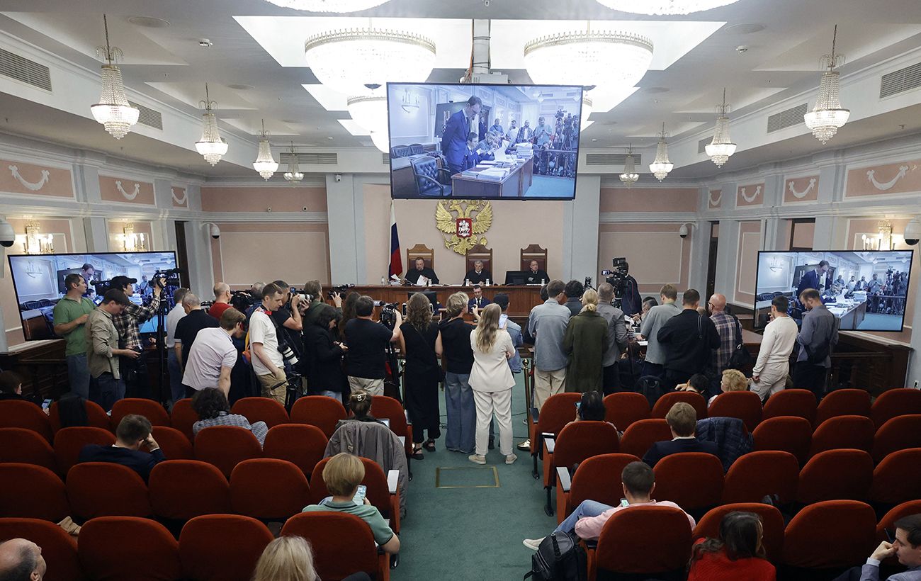 Запрет и массовые задержания: Верховный суд рф окончательно снял с выборов "Яблоко"