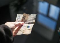 Термін спливає!  Дізнайтеся, до якого числа можна витратити "тисячу Зеленського"