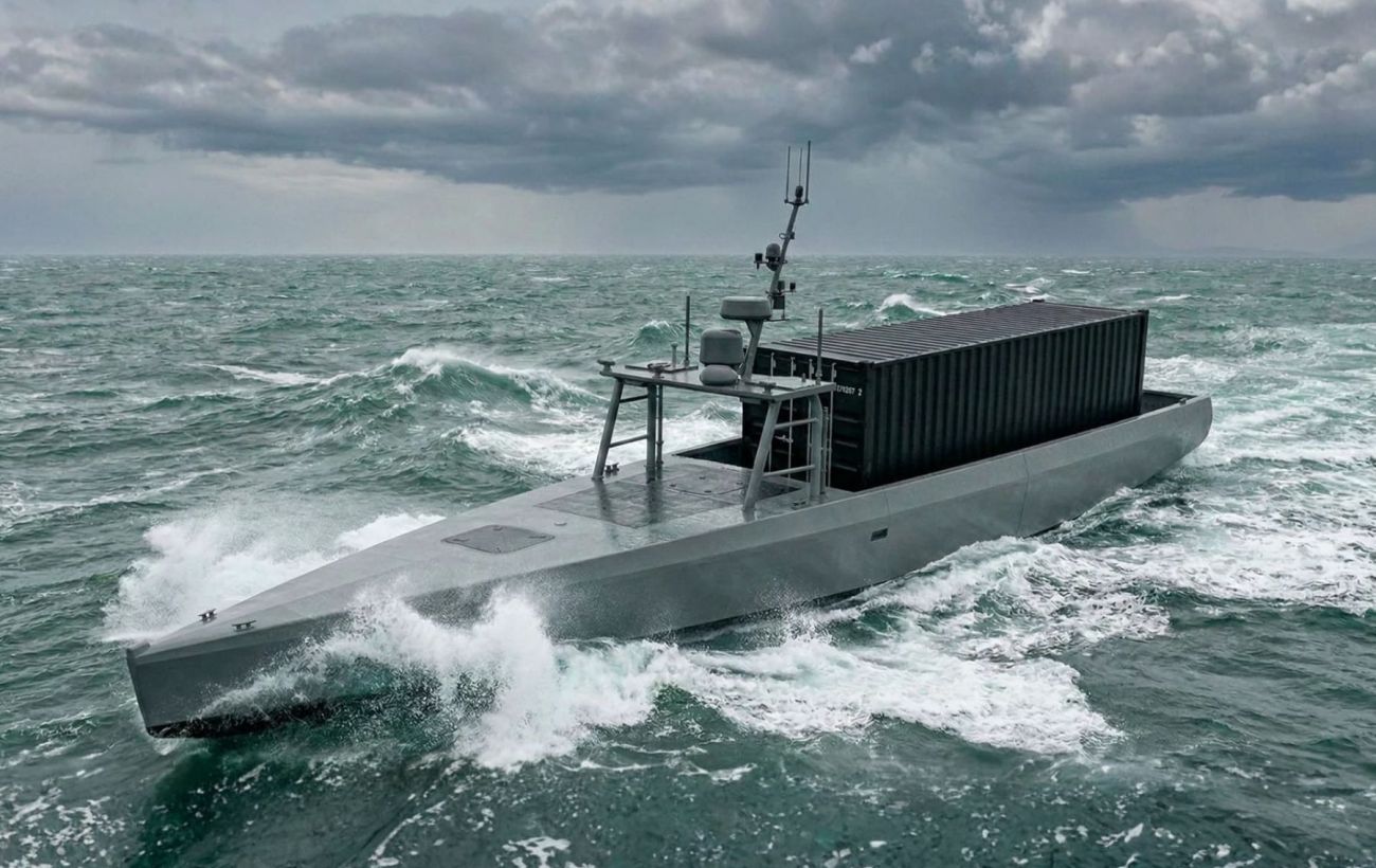 Понад 50 днів автономної роботи: у Британії показали новий морський дрон