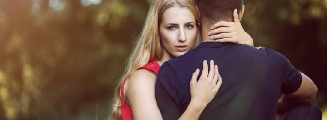 Ревнощі можуть зруйнувати їхні стосунки: які знаки Зодіаку у групі ризику