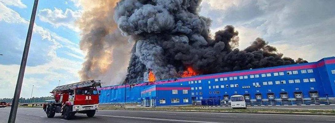 Вигоріли десятки тисяч квадратних метрів: супутник показав наслідки удару по складу Ozon