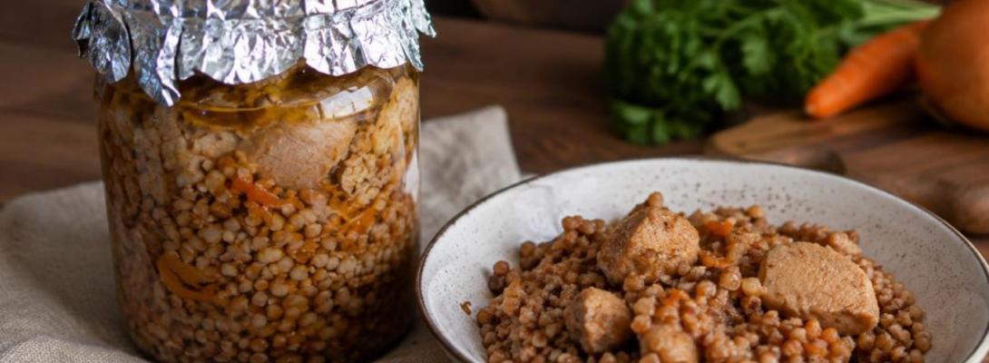 Каша с мясом на зиму в банках: простой рецепт сытной заготовки для быстрого обеда