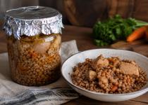 Каша с мясом на зиму в банках: простой рецепт сытной заготовки для быстрого обеда