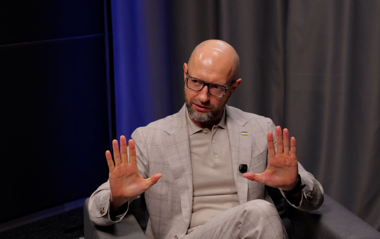 "Половина народу намалювала собі стіну": Яценюк назвав свою помилку з проєктом на кордоні з рф