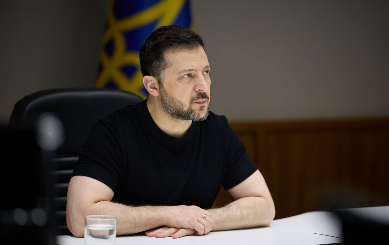 Захист залізниці, АЗС та критичних підприємств від обстрілів посилять, - Зеленський