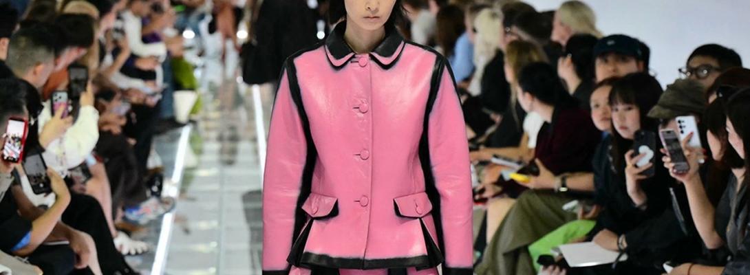 Спідниці замість штанів: Prada показав ефектну колекцію на Milan Fashion Week