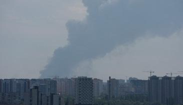 Окупанти вдарили по офісній будівлі в Києві: кількість загиблих на парковці зросла