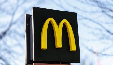 Склад логістичного партнера McDonald's атакували дрони на Київщині: що кажуть у компанії