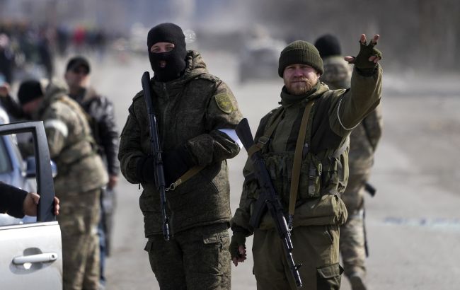 Ховалися за дітьми та літніми! Окупанти прикрили свою втечу цивільними на Куп'янщині