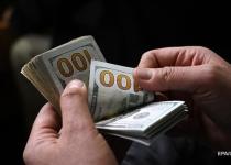 НБУ знову підняв курс долара вище 42 гривень: чому це сталося та що очікувати далі?