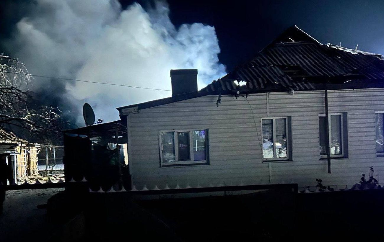 У Кіровоградській області спалахнула пожежа після нічної атаки ворожих дронів