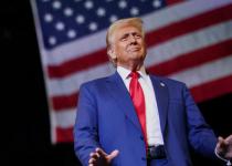 Трамп перепостив заяву путіна про Європу: "біля ніг хазяїна" — що це означає?