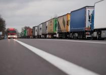Уряд закрив систему "Шлях" для водіїв, що перевозять гуманітарні вантажі: деталі