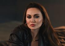 Бренди та прикраси від колишнього чоловіка-нардепа: "лук" акторки Саліванчук