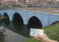 Чи існують мости з купюр євро реально? Відповідь знайдете в цьому місті