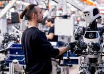 Mercedes-Benz запускает новую эру: работы и ИИ сменяют автомобильную индустрию!
