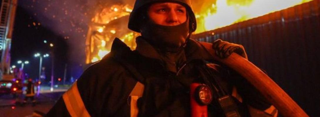 Жахлива ніч в Одесі: сильні пожежі, відключення світла у трьох районах, є постраждалі
