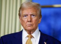 Дональд Трамп звинувачує Волца у скандалі з секретним чатом в Signal: що відомо?