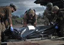 В Україну повернули тіла 909 полеглих захисників: біль втрат і незагойні рани нації