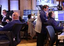 Мита Трампа обвалили світові ринки, піднявши золото до рекордного максимуму