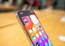 Apple вывез из Индии 600 тонн "айфонов", чтобы обойти пошлины Дональда Трампа, - Reuters