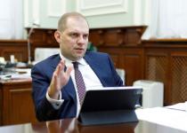 Українці здають валюту: НБУ пояснив падіння курсу долара та вплив економічних факторів