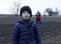 Хлопчик з мему "Скоро вже буде Паска" виріс, і ось як він виглядає зараз (фото)