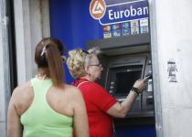 Українцям виплатили пенсії: названо суму за місяць та деталі виплат для пенсіонерів