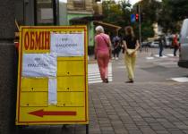 Попит на долари та євро впав після рекордного сплеску: скільки валюти ввези в Україну