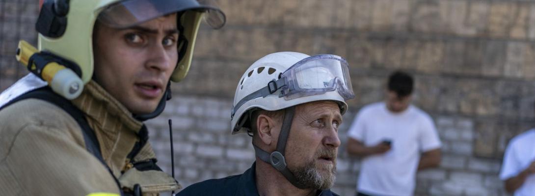 Ворог масовано атакував завод УЗ у Запоріжжі: пожежу гасили до ранку, які наслідки