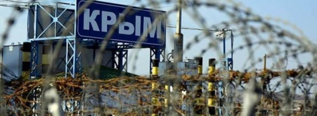 Окупанти в паніці! Масштабна атака дронів на Крим — аеродроми в диму, усе палає