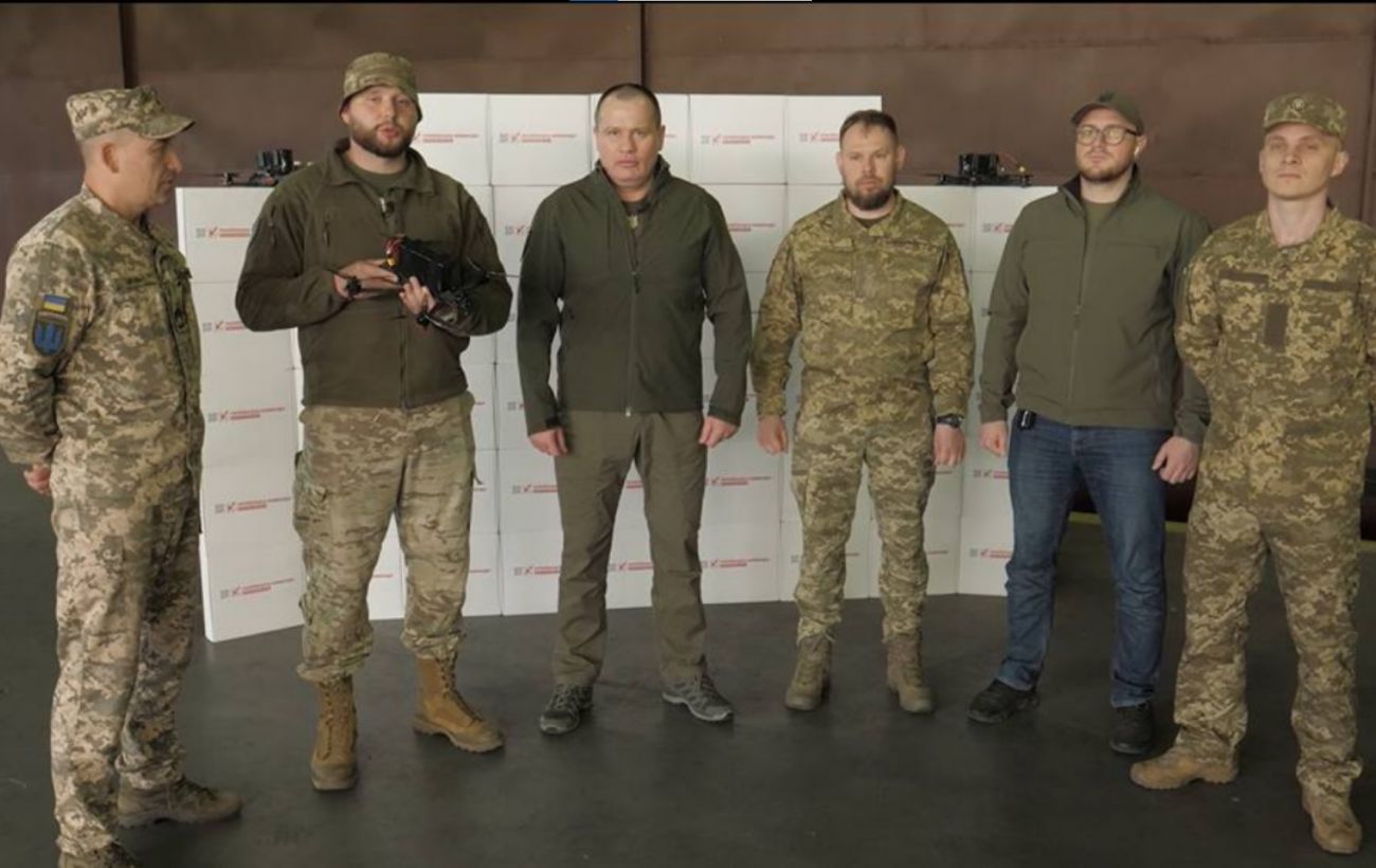 "Українська команда" передала FPV-дрони 10 гірсько-штурмовій бригаді ЗСУ на схід