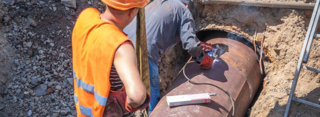 У Києві з труб б’ють фонтани: комунальники виявили сотні пошкоджень тепломереж
