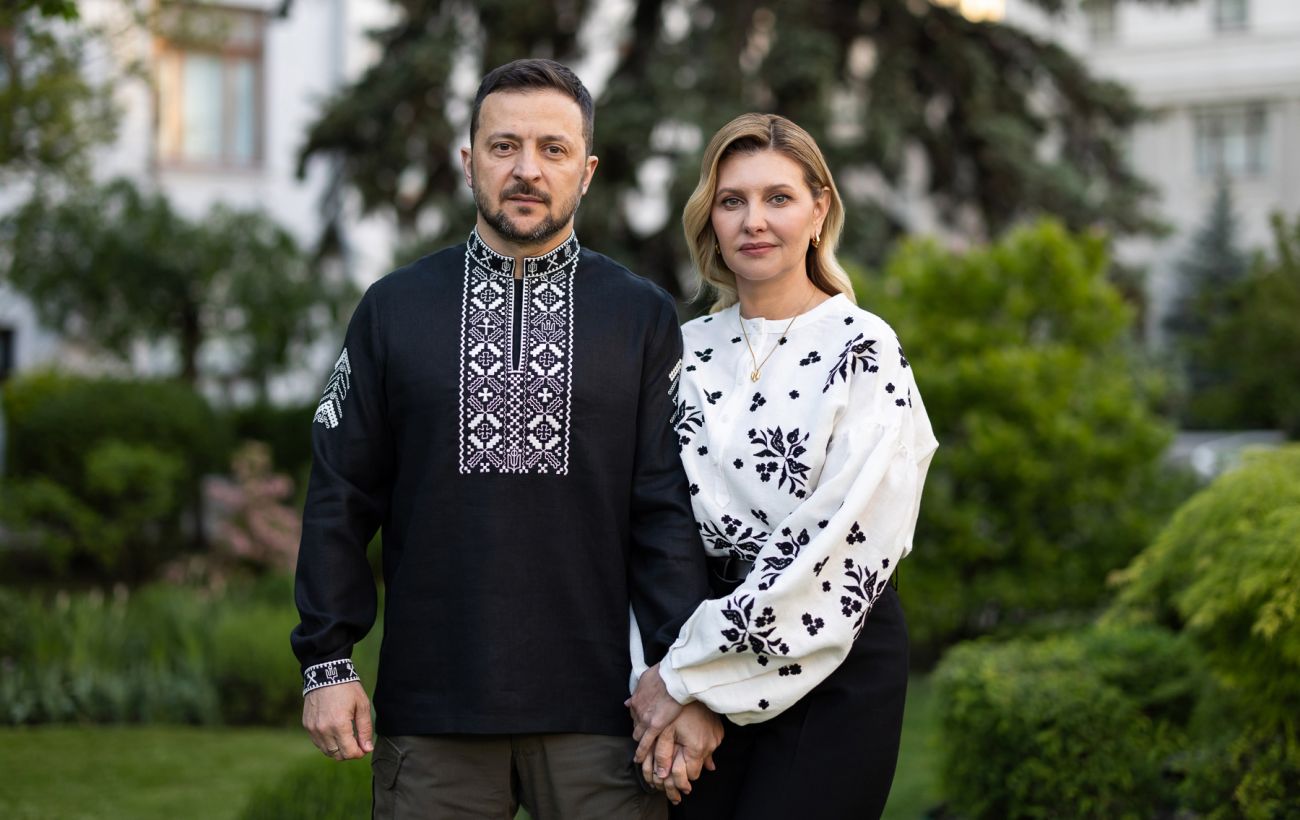 Тризуб, БТРи та скандал із косовороткою: Як змінювались вишиванки Зеленського?