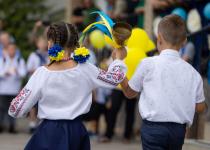 В уряді хочуть платити 50 тисяч гривень всім жінкам, які народили дитину: що відомо?