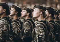 Равенство или риск? Противоречивая инициатива по подготовке женщин к обороне Украины