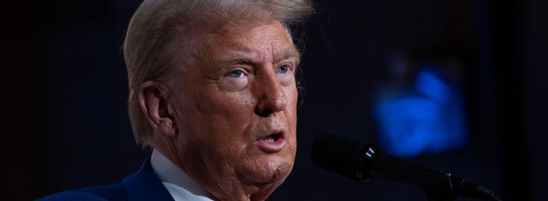 Трамп в істериці! Погрожує ЄС митами — кричить, б’є кулаками по столу, вимагає покори