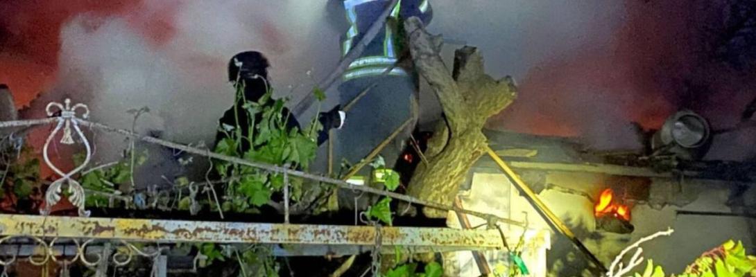 Ніч жаху на Одещині: російські дрони знищили житлові будинки і газопровід, все у вогні