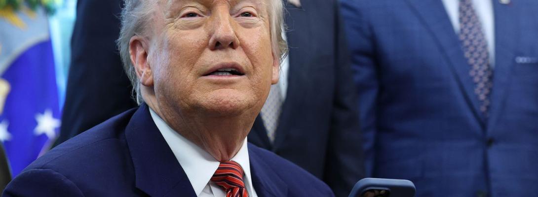 iPhone і Android лише в США? Що задумав Трамп і чому це може стати проблемою для всіх