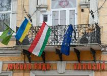 Виборча кампанія в Угорщині небезпечна для України: які позиції основних партій