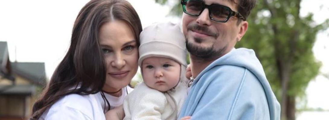 Дружина Позитива показала нові фото з донькою: підросла і стала копією тата