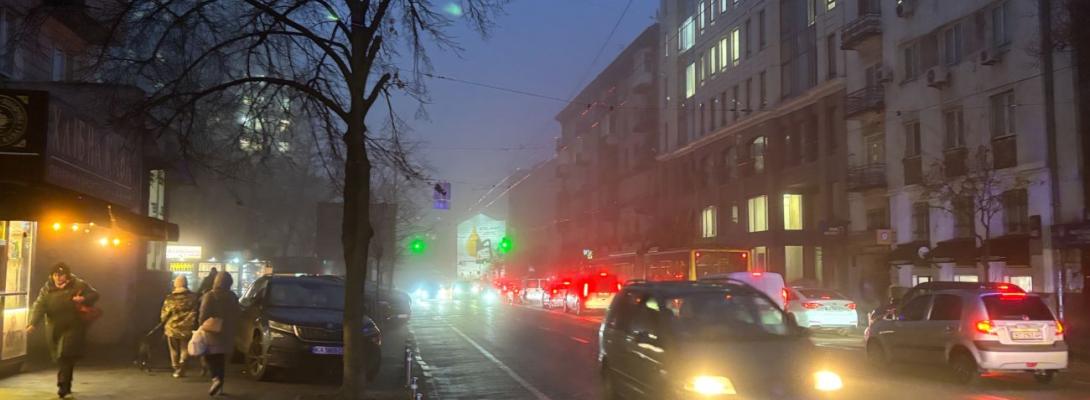 Подвійний ризик ДТП: як керувати авто в густому тумані і не потрапити в аварію