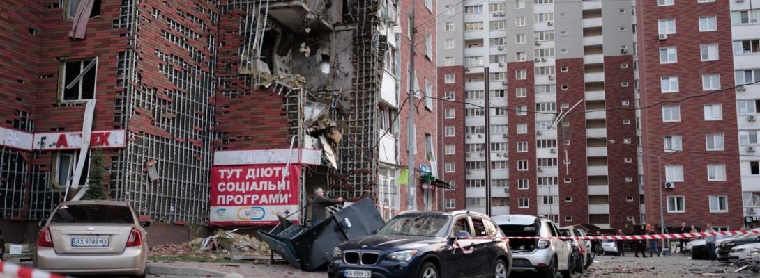 Нічний наліт дронів на Київ: що відомо про постраждалих та масштаби руйнувань