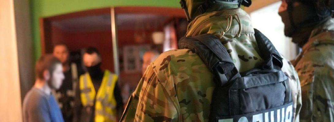 500 обшуків за добу! Спецоперація Нацполіції приголомшила країну, викрито нечуване