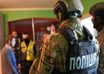 500 обшуків за добу! Спецоперація Нацполіції приголомшила країну, викрито нечуване