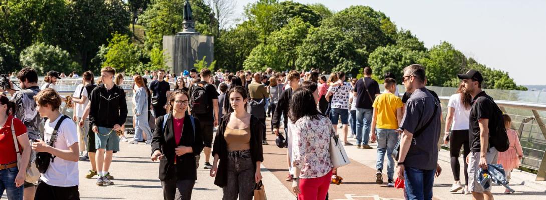 В Україну повертаються спека та грози: синоптики попереджають про різкі зміни