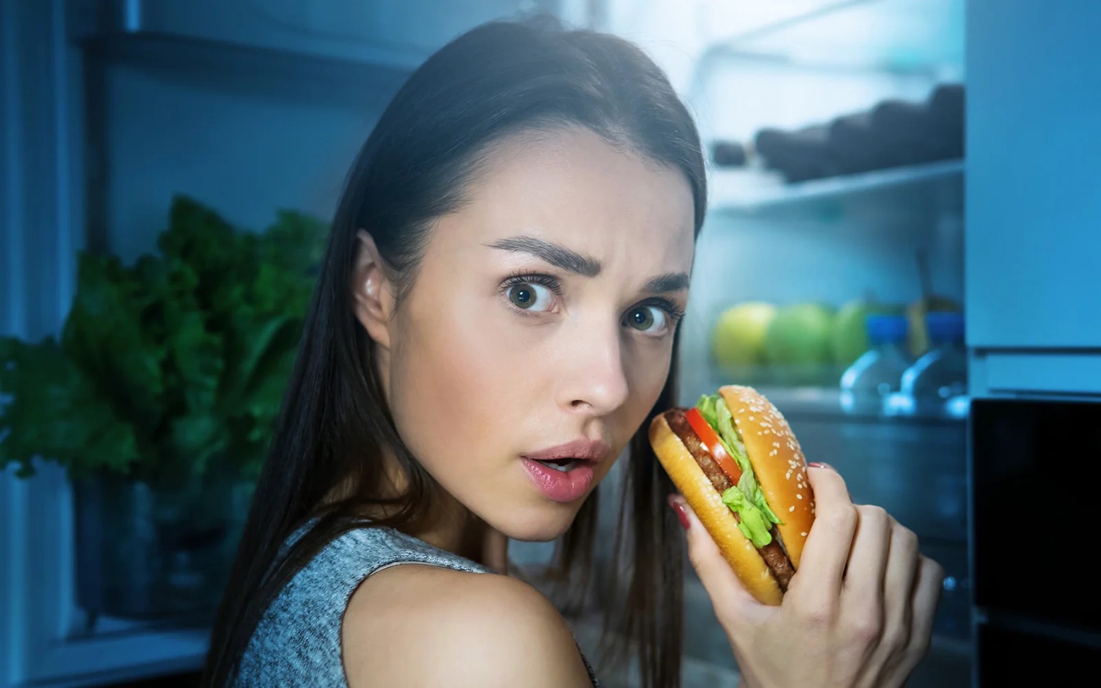 Перекус перед сном: які продукти допоможуть уникнути голоду і не нашкодять